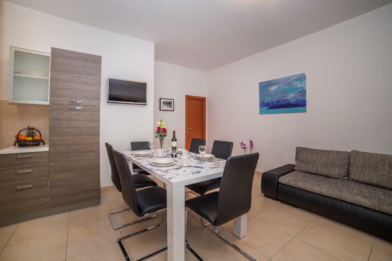 Apartments Mario Migros Makarska Exterior photo